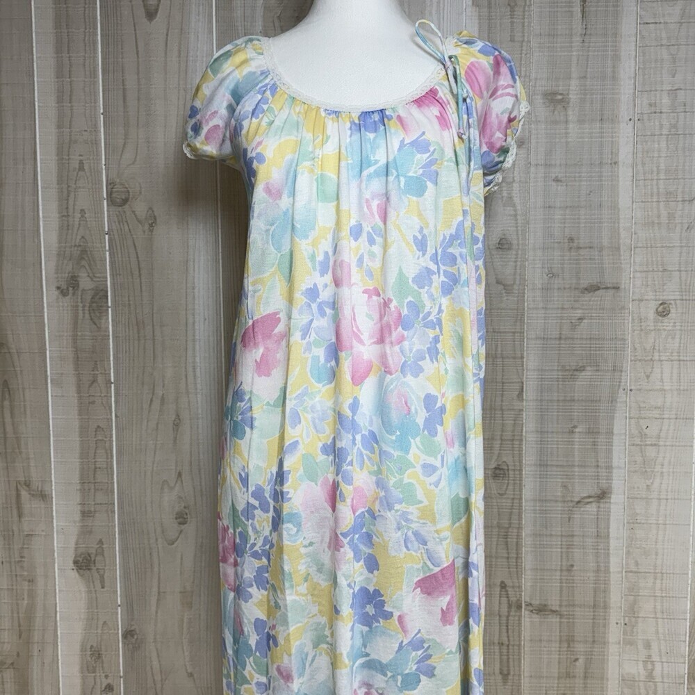 VTG Miss Elaine USA Floral Pastel Nightgown Robe Gown Set M Cozy Granny Core